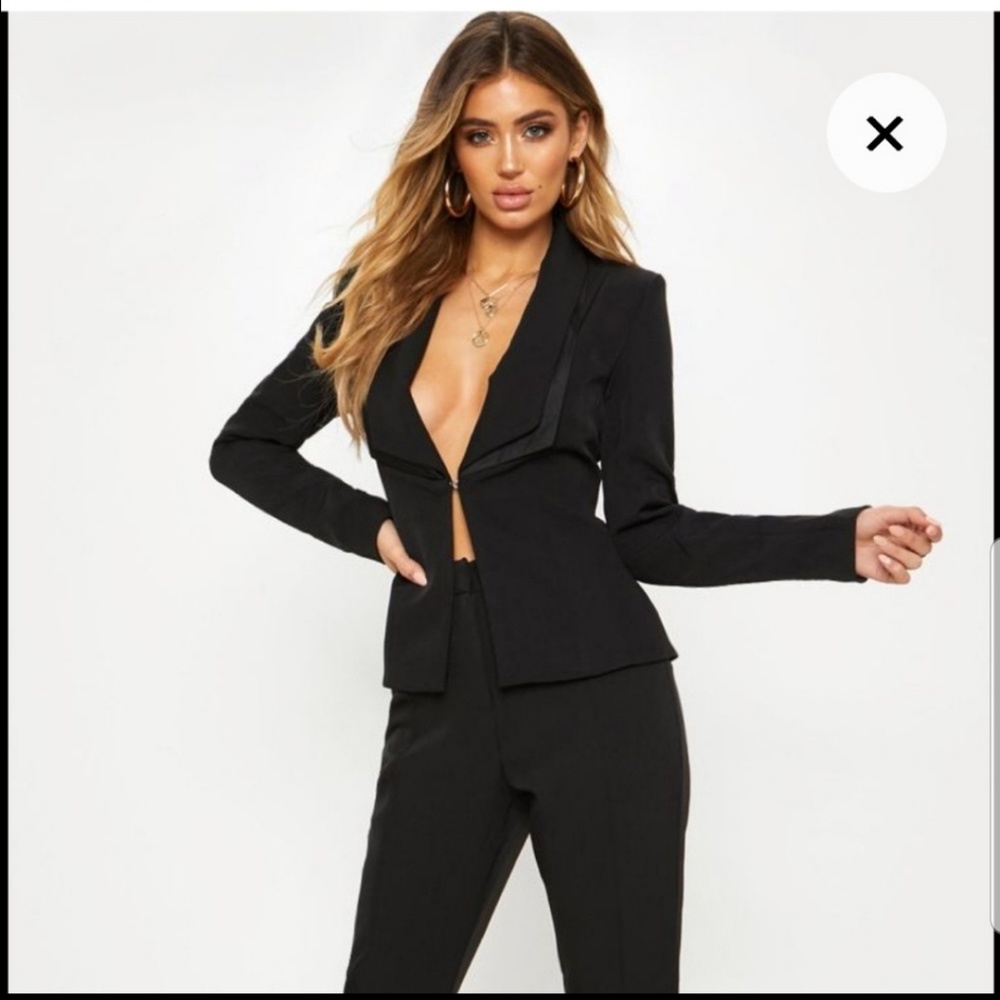 Pretty little thing Black Blazer